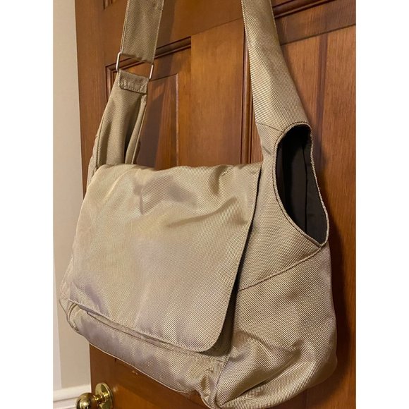 Pottery Barn Kids Convertible 2 in1 Diaper Bag Messenger/Backpack + Changing Pad - Picture 4 of 16